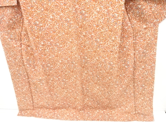  未使用品　縮緬地　花唐草に玩具模様　小紋着物